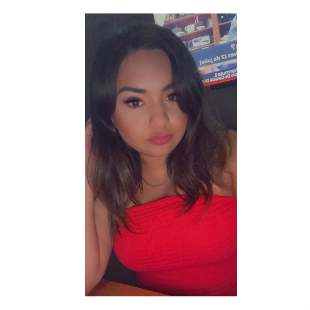 Meet your Posher, Estela